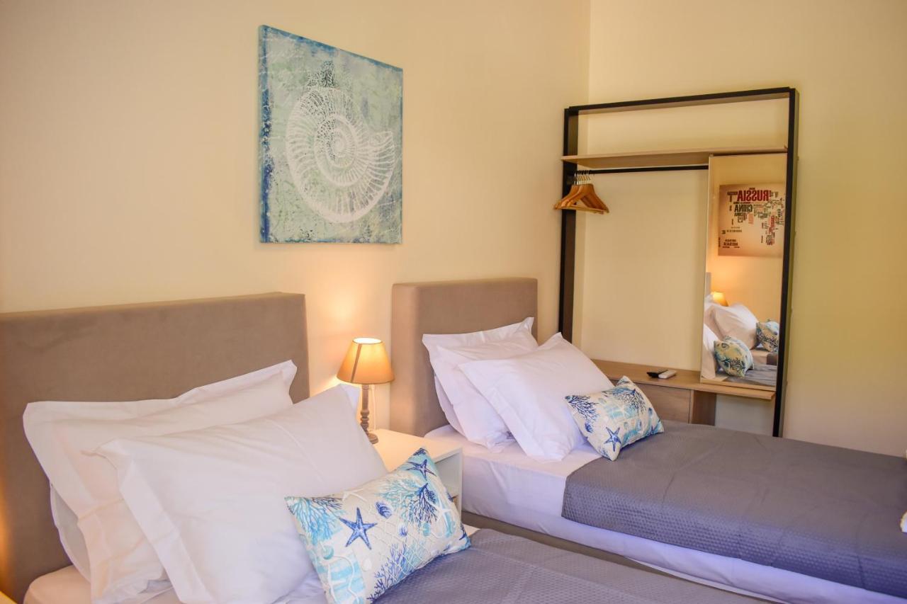 Apartamento Zoe'S Flat Megali Ammos Skiathos Exterior foto
